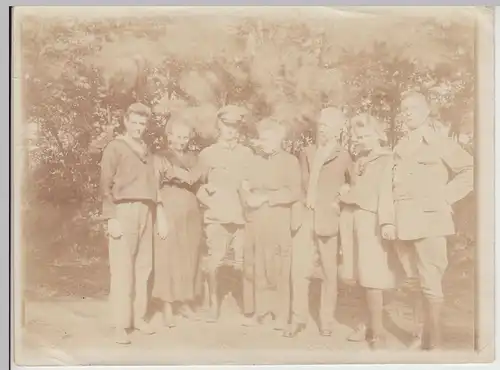 (F25163) Orig. Foto Personen im Freien 1923