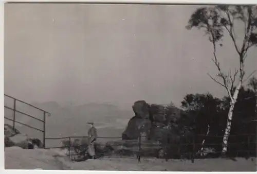 (F25060) Orig. Foto Sächsische Schweiz, Mann a.d. Lilienstein 1936