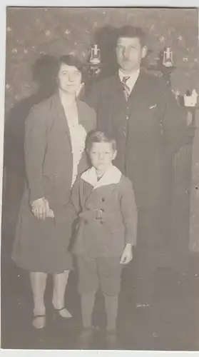 (F24987) Orig. Foto Familie in ihrer Wohnung i. Berlin Neukölln 1929