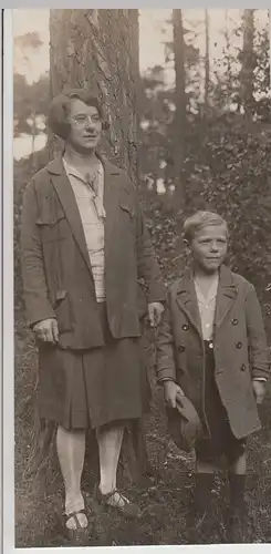 (F24985) Orig. Foto Berlin Grunewald, Frau u. Junge im Wald 1929