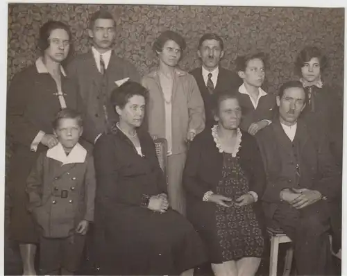 (F24971) Orig. Foto Personen, Gruppenbild im Raum 1928