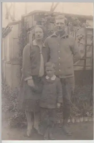 (F24956) Orig. Foto Personen, Familie vor Gartenlaube in Potsdam 1927