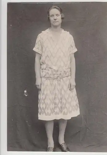 (F24954) Orig. Foto Porträt junge Frau im Kleid 1927
