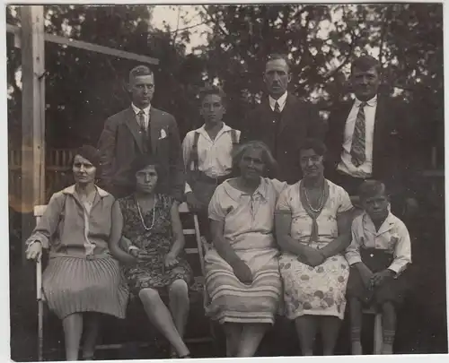 (F24953) Orig. Foto Personen im Freien, Gruppenbild in Hohenschönhausen 1927