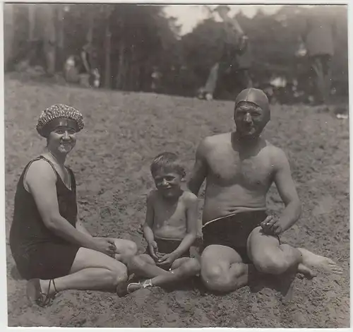 (F24949) Orig. Foto Berlin Grunewald, Personen auf der Wiese 1927