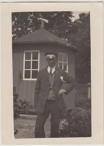 (F24879) Orig. Foto Leer, junger Mann am Gartenhäuschen a. Plytenberg 1929
