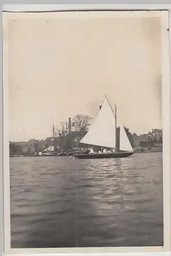 (F24872) Orig. Foto kleines Segelboot in o. bei Leer 1929