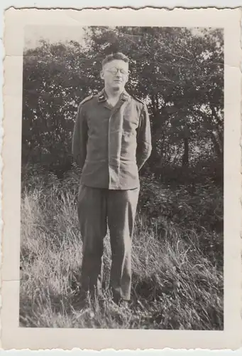 (F24867) Orig. Foto junger Mann, Luftwaffe-Soldat im Freien 1930er