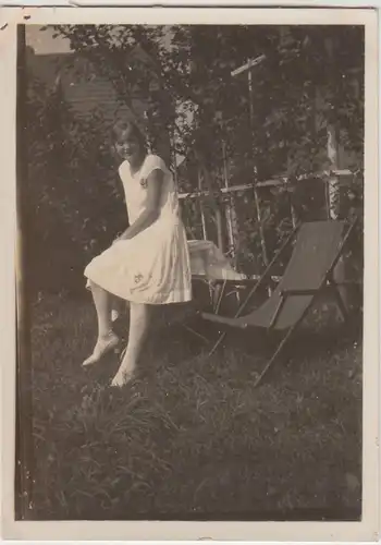 (F24857) Orig. Foto Mädchen junge Frau am Liegestuhl im Garten 1929