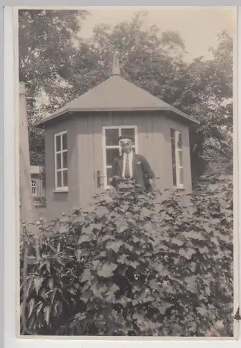 (F24850) Orig. Foto Leer, junger Mann am Gartenhäuschen a. Plytenberg 1929