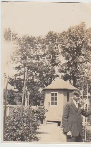 (F24844) Orig. Foto Leer, junger Mann im Garten a. Plytenberg 1929