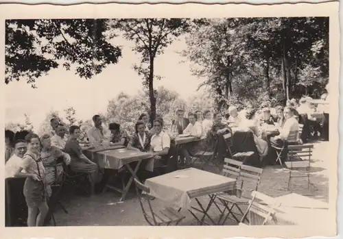 (F24540) Orig. Foto Essen Bredeney, Personen im Gartenlokal 1949