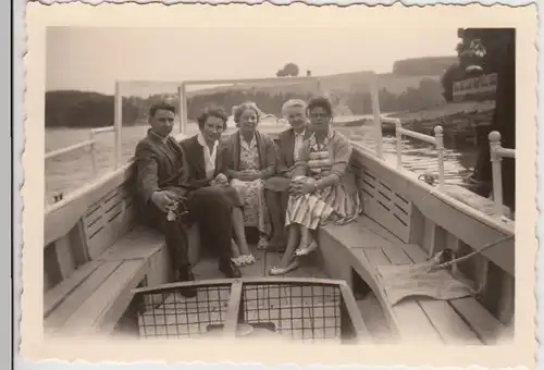 (F24511) Orig. Foto Diemelsee, Personen auf dem Boot 1957