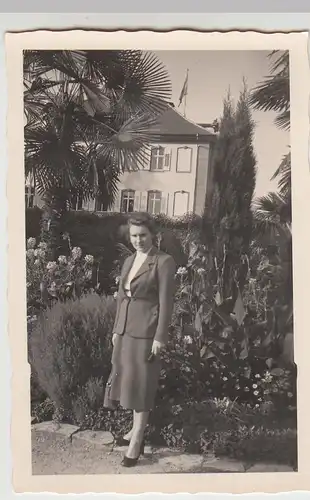 (F24500) Orig. Foto Mainau, junge Frau im Freien 1950er
