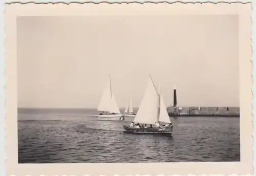 (F24466) Orig. Foto Warnemünde, Segelboote an der Mole 1939