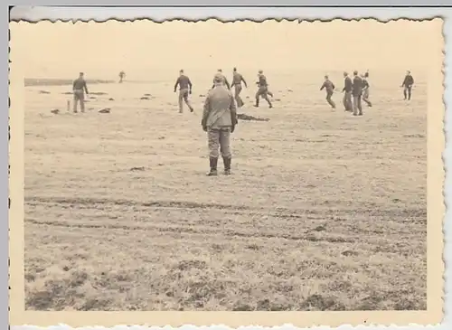 (F2446) Orig. Foto 2.WK, Soldaten-Ausbildung im Gelände, 1940er