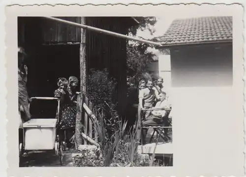 (F24425) Orig. Foto Bad Blankenburg, junge Männer u. Mädchen an Pension 1936