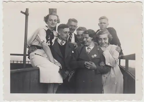 (F24420) Orig. Foto Schwarzburg, Personen auf dem Kulm 1936