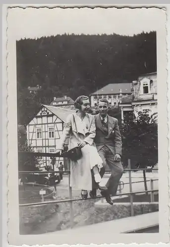 (F24414) Orig. Foto Schwarzburg, Paar sitzt auf Geländer 1936