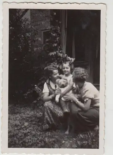 (F24381) Orig. Foto Bad Blankenburg, Personen vor Villa Knappert 1936