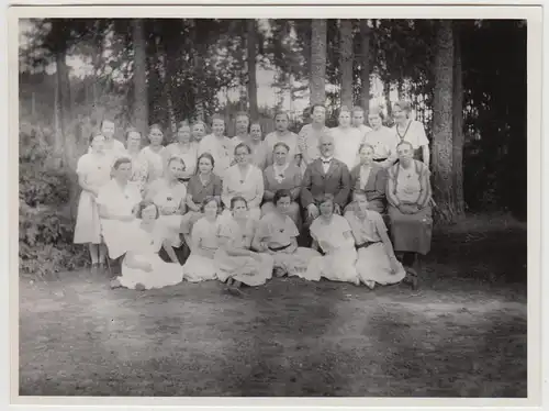 (F24354) Orig. Foto junge Damen, Gruppenbild in Warnow 1933