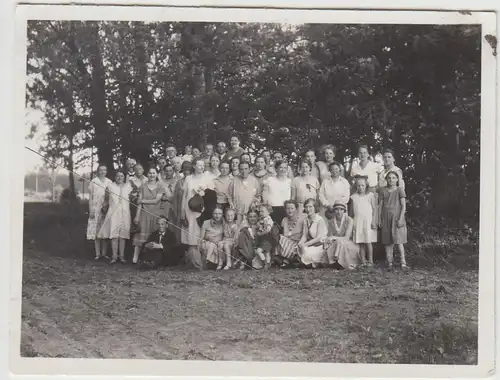 (F24341) Orig. Foto junge Damen, Gruppenbild im Freien 1931