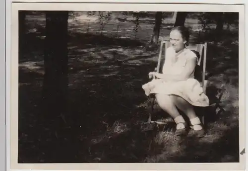 (F24322) Orig. Foto junge Frau im Liegestuhl 1930