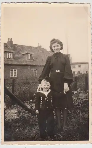 (F24277) Orig. Foto junge Frau u. Kind in Matrosenkleidung 1930er