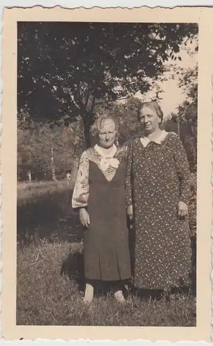 (F24227) Orig. Foto ältere Damen im Freien 1930er