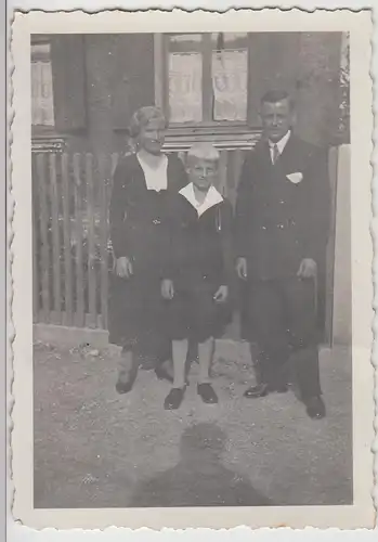 (F24187) Orig. Foto Personen Familie im Freien 1930er