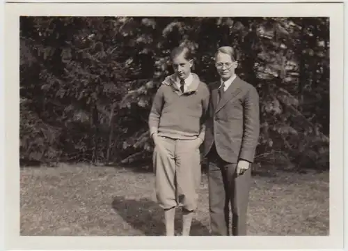 (F24174) Orig. Foto junge Männer im Freien 1932