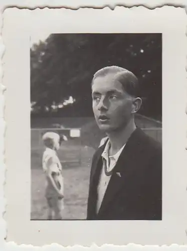 (F24171) Orig. Mini-Foto junger Mann im Freien, Bonn 1932