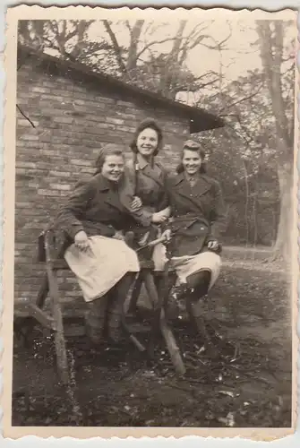 (F24068) Orig. Foto Frauen vom R.A.D.-Lager Garstedt am Sägebock 1930er