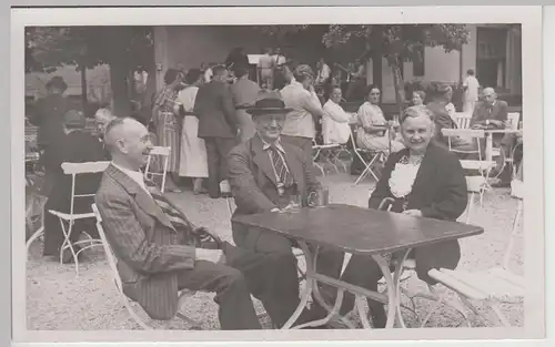 (F24041) Orig. Foto Bad Bertrich, Personen im Kurgarten 1937