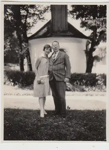 (F23990) Orig. Foto Hallthurm, Personen vor der Kapelle 1928