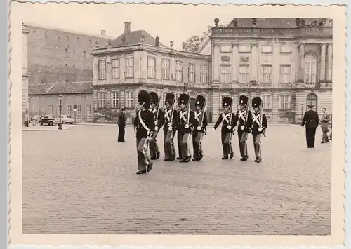 (F23969) Orig. Foto Kopenhagen, København, Wachablösung Amalienborg 1956