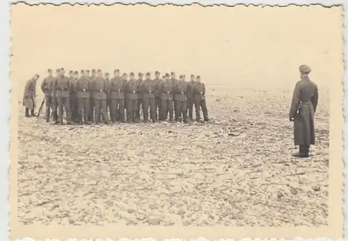 (F2391) Orig. Foto 2.WK, Soldaten im Felde angetreten, Ausbildung, 1940er