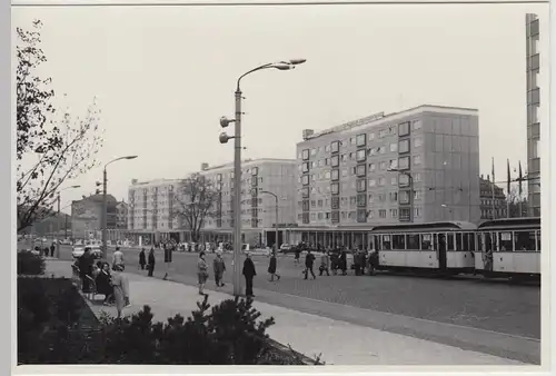 (F23730) Orig. Foto Leipzig, Wohnblöcke Georgiring, Straßenbahn 1960er
