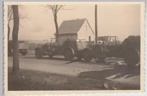 (F23693) Orig. Foto Militärfahrzeug-Kolonne a.d. Straße 1930er