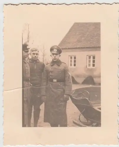 (F23672) Orig. Foto deutsche Soldaten im Freien, Kasernenhof Insterburg? 1930er