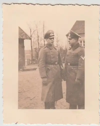 (F23670) Orig. Foto deutsche Soldaten im Freien, Kasernenhof Insterburg? 1930er