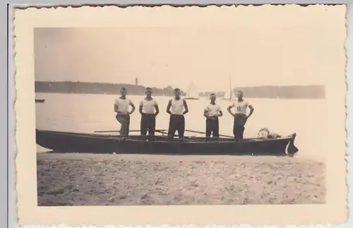 (F23639) Orig. Foto Männer im Ruderboot auf einen See 1930er