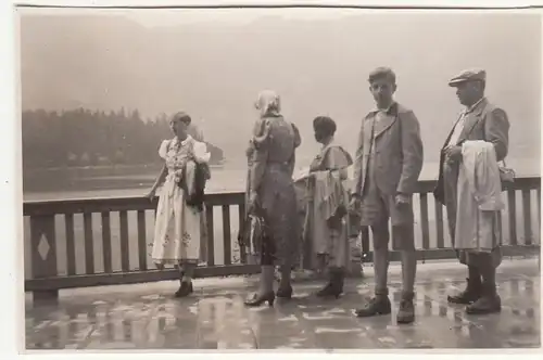 (F23596) Orig. Foto Eibsee, Personen am Rande 1938