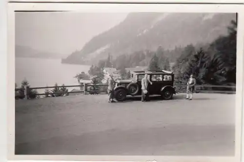 (F23595) Orig. Foto Walchensee, Personen am Automobil 1938