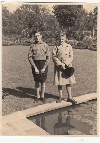 (F23541) Orig. Foto Glienicke, Kinder im Garten vom Landhaus Rasteck 1935