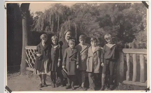 (F23511) Orig. Foto Bernau bei Berlin, Lehrerin m. Kinder, Schulausflug 1932