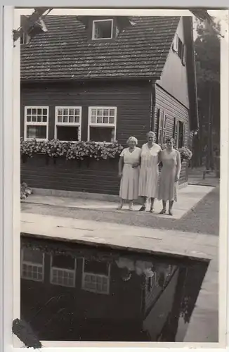 (F23509) Orig. Foto Glienicke / Nordbahn, Frauen am Landhaus Rasteck 1932