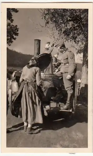 (F23441) Orig. Foto deutsche Soldaten an der Feldküche 1940er