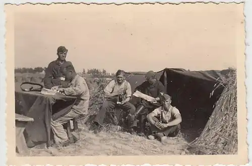 (F2343) Orig. Foto 2.WK, Feldlager, getarnter Unterstand, Juni 1940