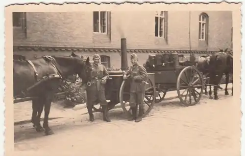 (F23398) Orig. Foto deutsche Soldaten mit Feldküche, Pferde 1940er